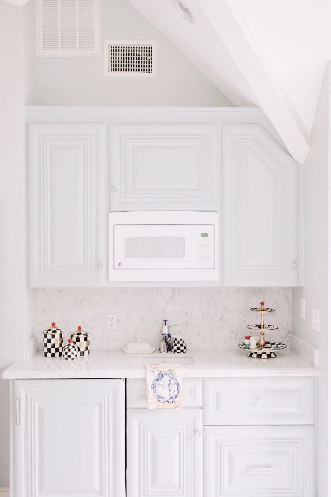 Marble kitchen countertops | Miss Madeline Rose