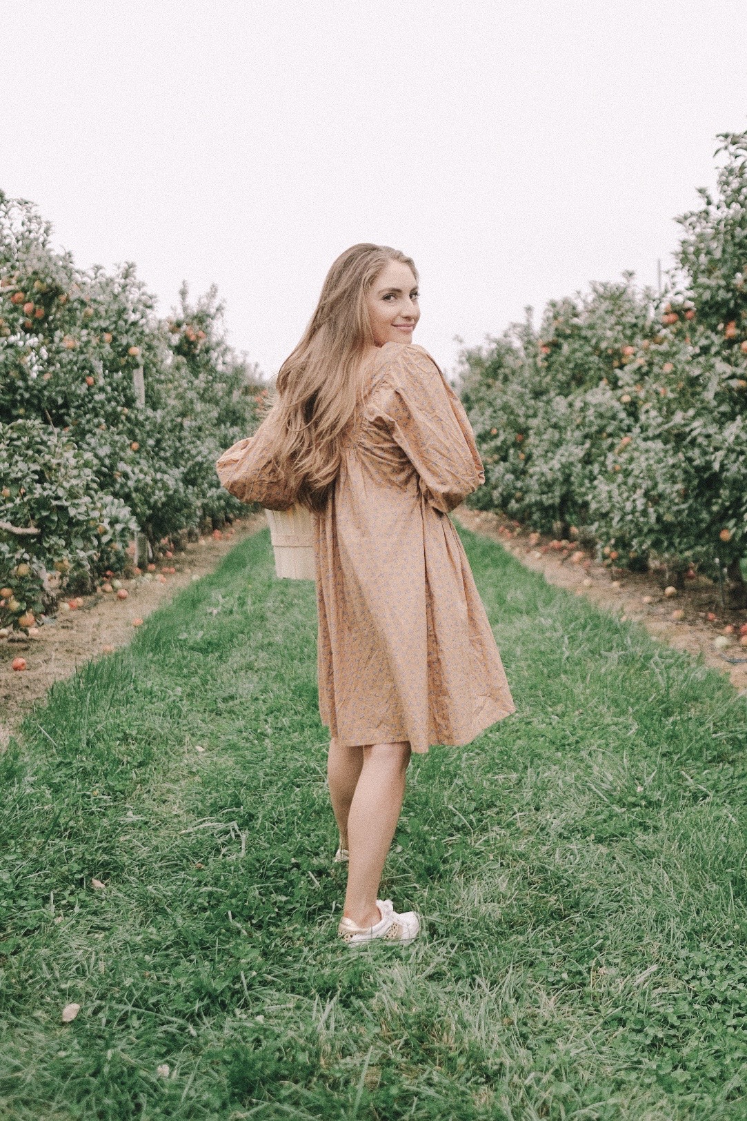 what to wear apple picking | Miss Madeline Rose