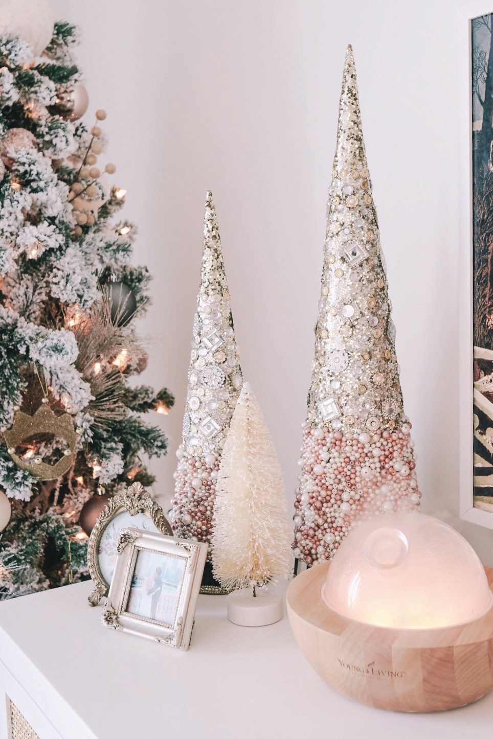 Aria diffuser with Christmas decor | Miss Madeline Rose