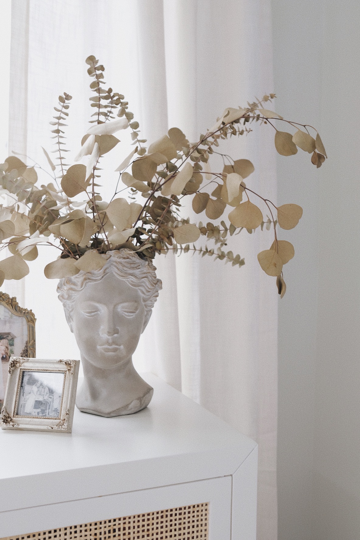 grecian bust decor | Miss Madeline Rose